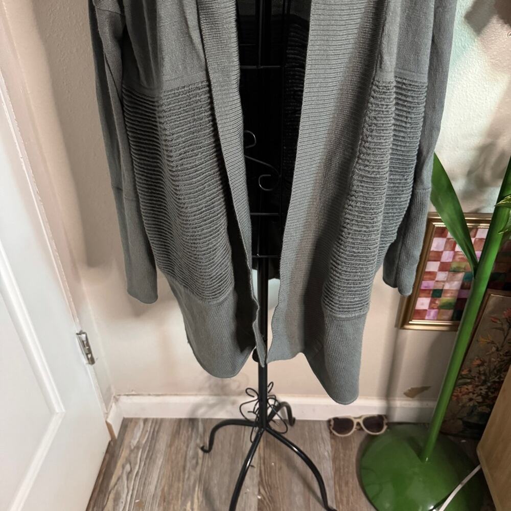 Lululemon Sit In Lotus Wrap II Medium Gray - Picture 3 of 9